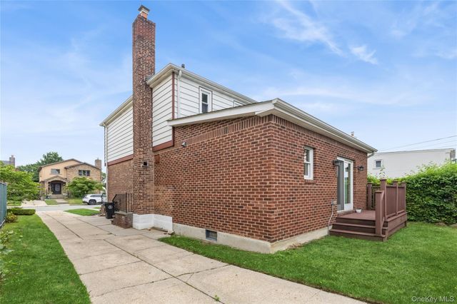 7548 183rd Street, Fresh Meadows, NY 11366