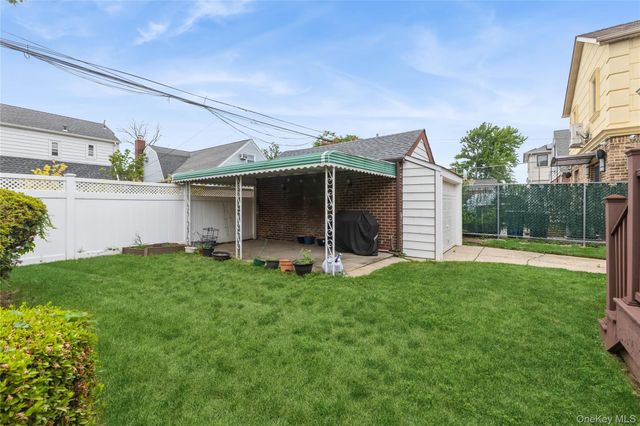 7548 183rd Street, Fresh Meadows, NY 11366