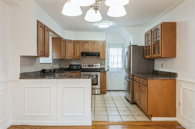 7548 183rd Street, Fresh Meadows, NY 11366