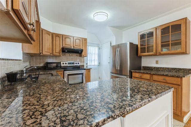 7548 183rd Street, Fresh Meadows, NY 11366