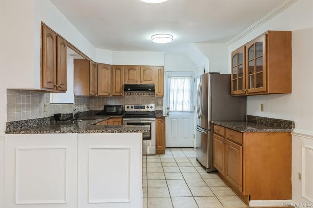 7548 183rd Street, Fresh Meadows, NY 11366