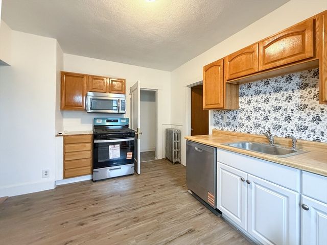 14 West St 2, Quincy, MA 02169