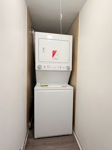 14 West St 2, Quincy, MA 02169