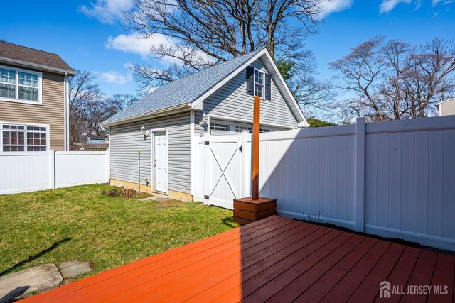 41 Lake Avenue, Metuchen, NJ 08840