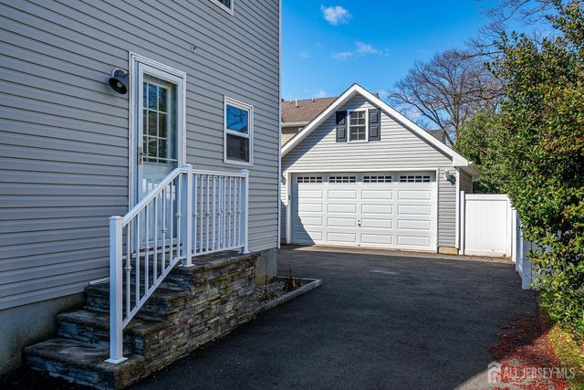41 Lake Avenue, Metuchen, NJ 08840