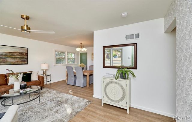 355 Saint Eugene Lane, Florissant, MO 63033