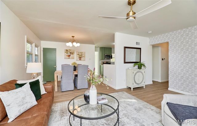 355 Saint Eugene Lane, Florissant, MO 63033