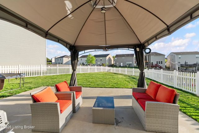 11723 Trottingham Cir, Louisville, KY 40299