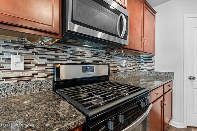 11723 Trottingham Cir, Louisville, KY 40299