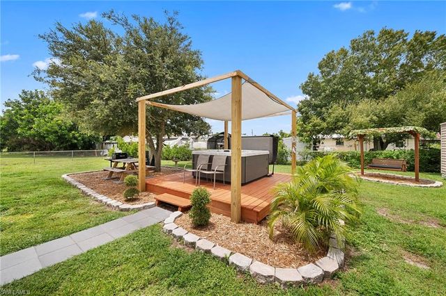 17 Alabama RD S, Lehigh Acres, FL 33936