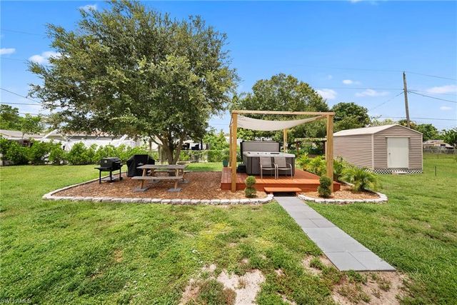 17 Alabama RD S, Lehigh Acres, FL 33936