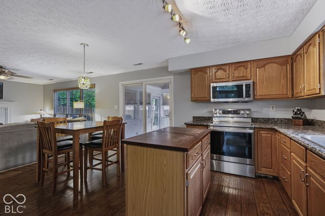 11533 Jamestown West Drive, Fishers, IN 46038