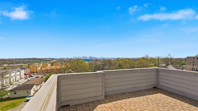 1263 N Avondale Cir, Nashville, TN 37207