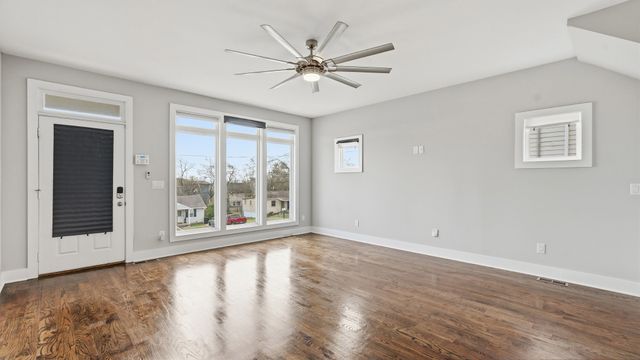 1263 N Avondale Cir, Nashville, TN 37207