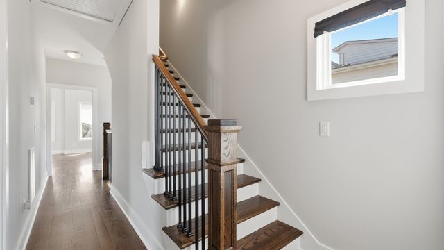 1263 N Avondale Cir, Nashville, TN 37207