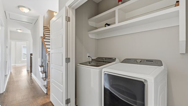 1263 N Avondale Cir, Nashville, TN 37207