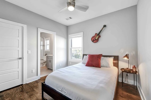 1263 N Avondale Cir, Nashville, TN 37207