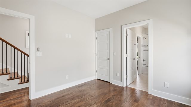 1263 N Avondale Cir, Nashville, TN 37207