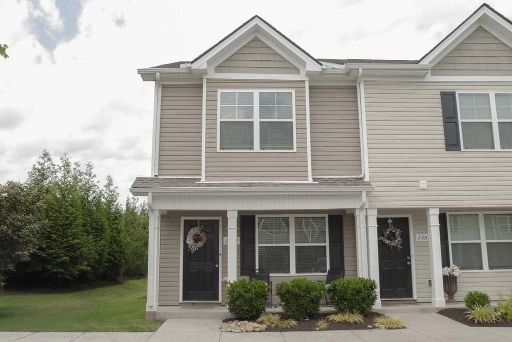 2349 Date Dr, Murfreesboro, TN 37130