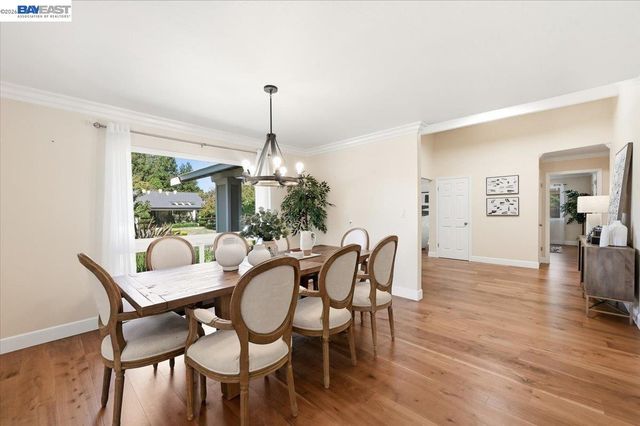280 Bolla Ave, Alamo, CA 94507