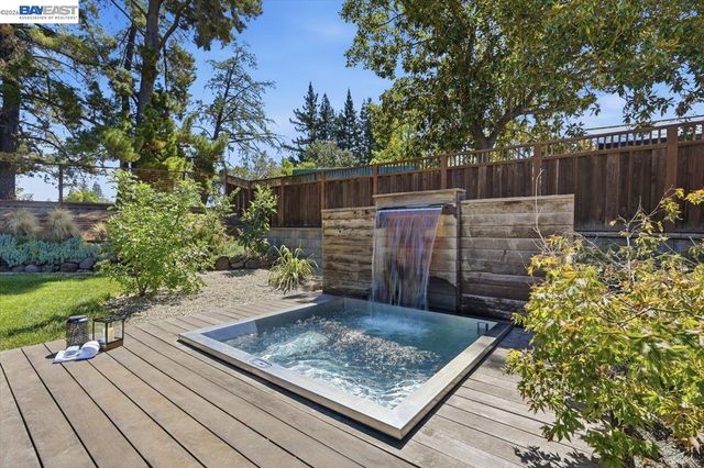 280 Bolla Ave, Alamo, CA 94507
