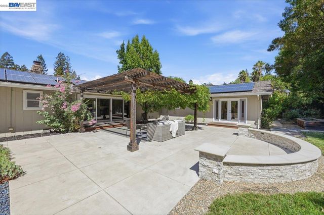 280 Bolla Ave, Alamo, CA 94507