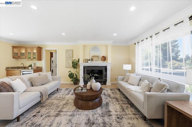 280 Bolla Ave, Alamo, CA 94507