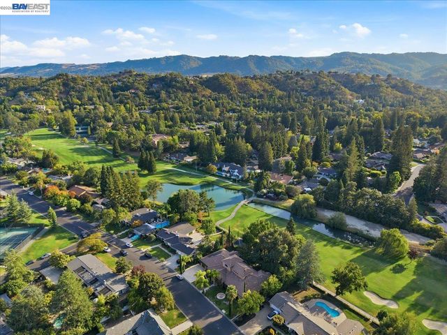 280 Bolla Ave, Alamo, CA 94507