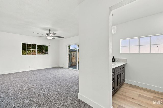 421 Brookhaven Drive, Bakersfield, CA 93304