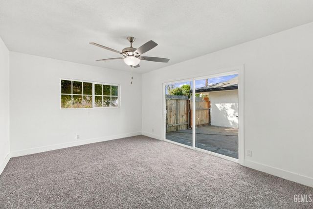 421 Brookhaven Drive, Bakersfield, CA 93304
