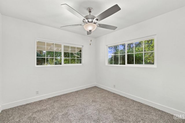 421 Brookhaven Drive, Bakersfield, CA 93304