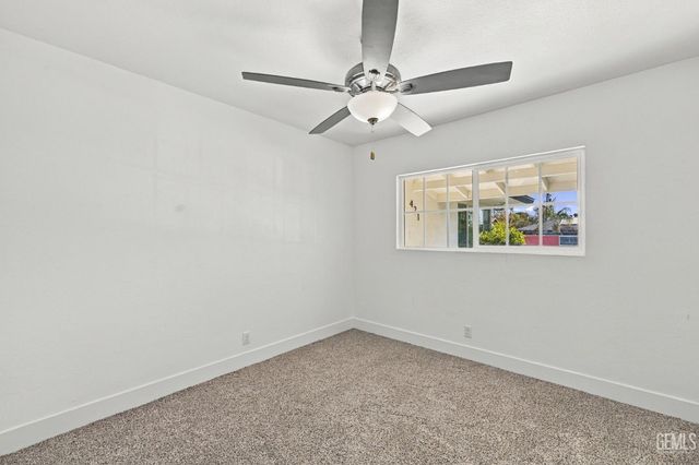 421 Brookhaven Drive, Bakersfield, CA 93304