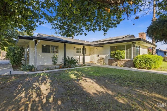 421 Brookhaven Drive, Bakersfield, CA 93304