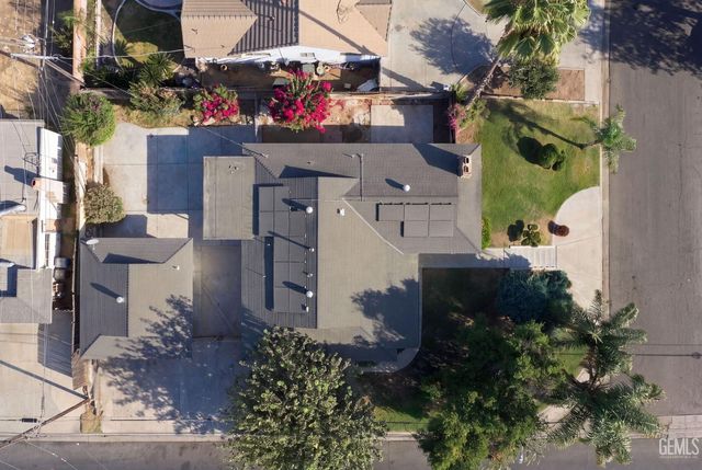 421 Brookhaven Drive, Bakersfield, CA 93304