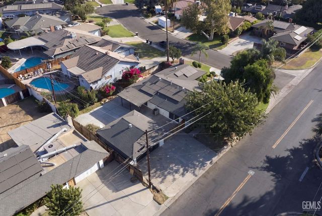 421 Brookhaven Drive, Bakersfield, CA 93304