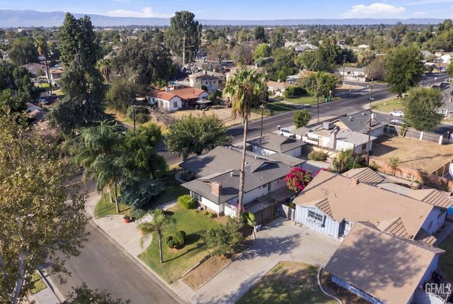 421 Brookhaven Drive, Bakersfield, CA 93304