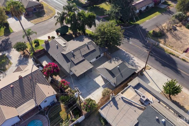 421 Brookhaven Drive, Bakersfield, CA 93304