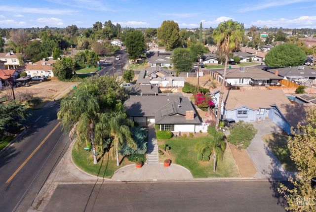 421 Brookhaven Drive, Bakersfield, CA 93304
