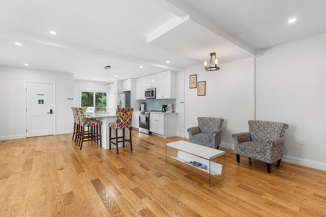 16 N Main St, Avon, MA 02322
