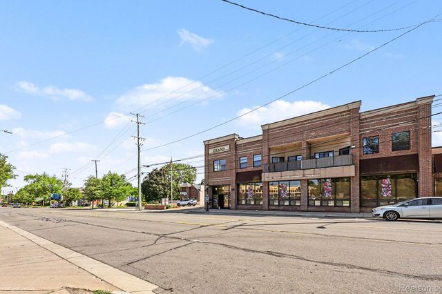 32821 Grand River Avenue B, Farmington, MI 48336