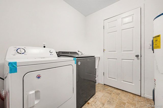 32821 Grand River Avenue B, Farmington, MI 48336