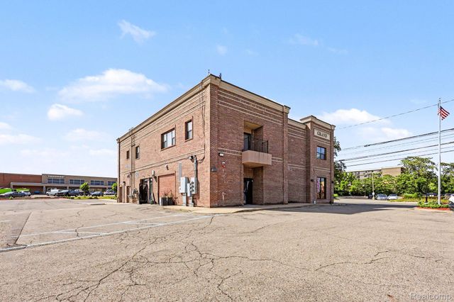 32821 Grand River Avenue B, Farmington, MI 48336