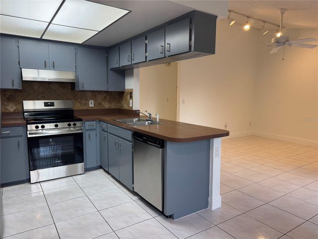 7910 GLEN ABBEY CIRCLE, Orlando, FL 32819