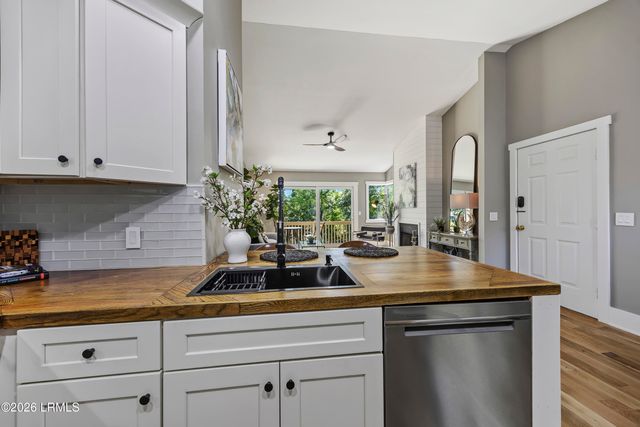 5 Gum Tree Rd Apt L20, Hilton Head Island, SC 29926