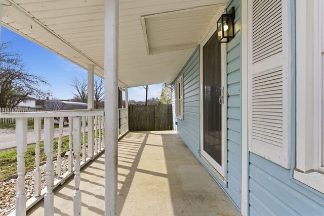 329 1st Street, Midway, KY 40347