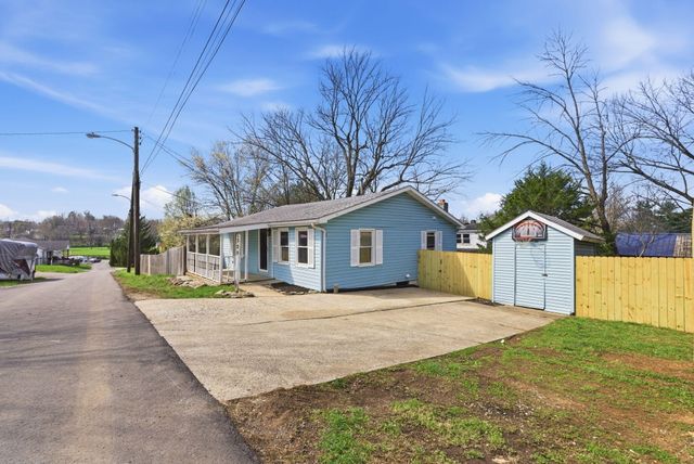 329 1st Street, Midway, KY 40347