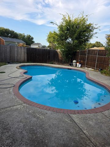 1369 Colby Drive, Lewisville, TX 75067