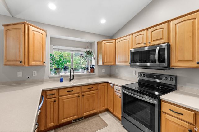 3067 W IVORY WAY, Taylorsville, UT 84129