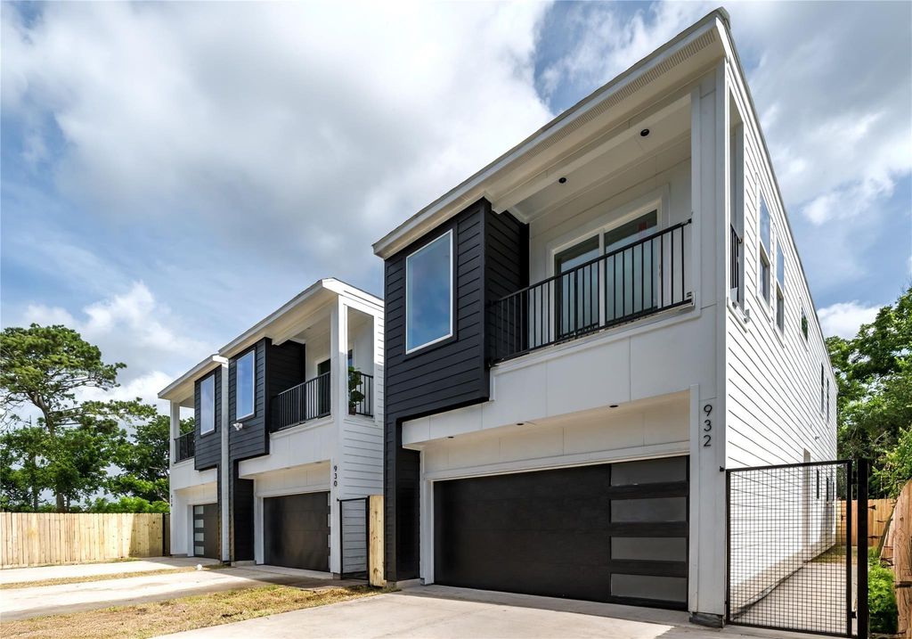 1911 Dewalt St, Houston, TX 77088