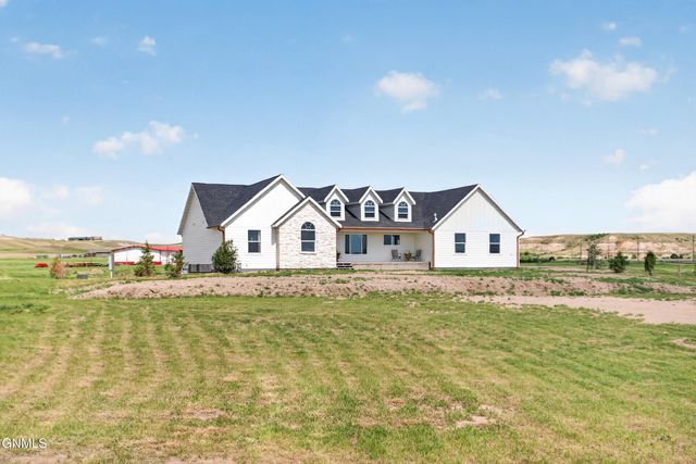 1114 37th Avenue SE, Williston, ND 58801